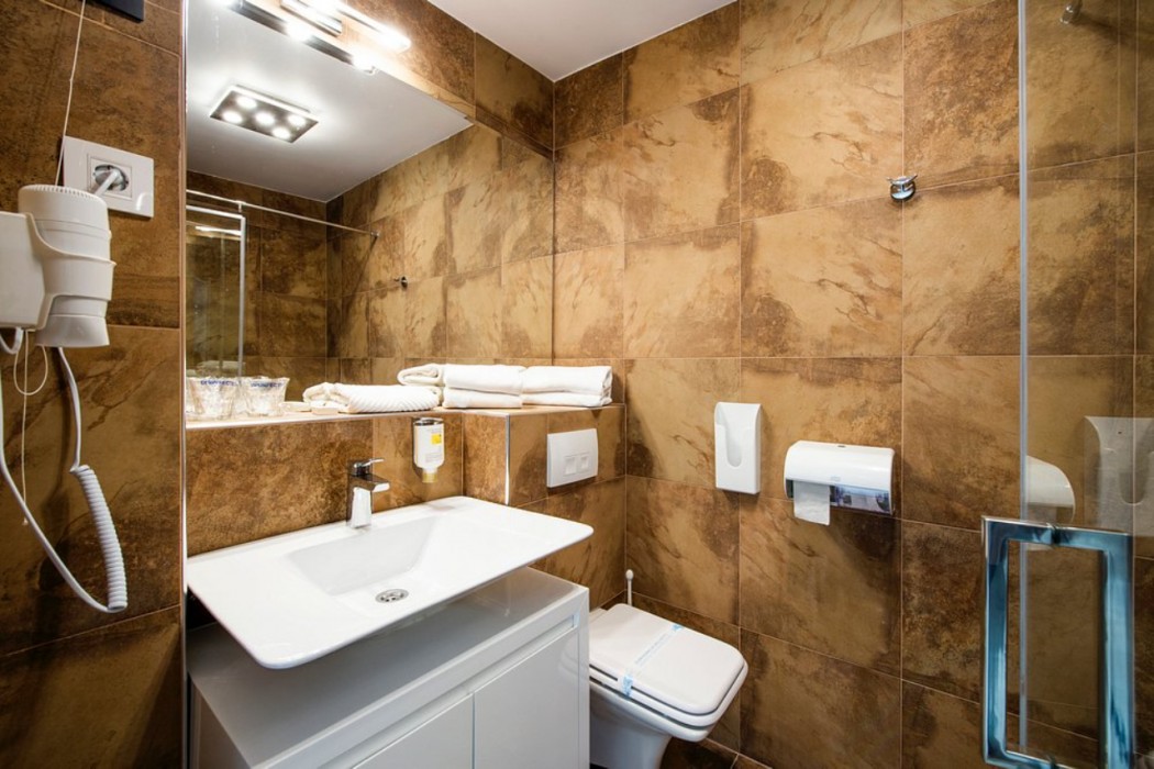 Amsterdam hotel Belgrade 15/39