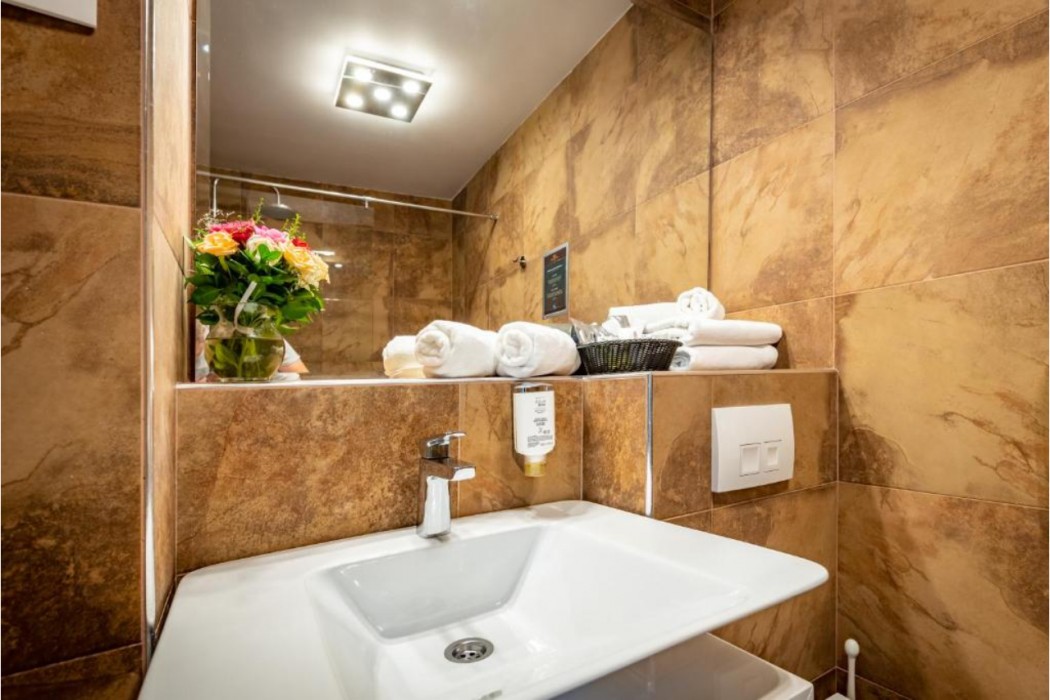 Amsterdam hotel Belgrade 17/39