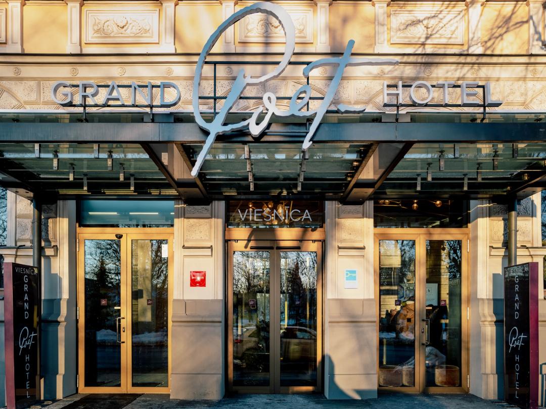 Grand Poet Hotel By Semarah 2/60
