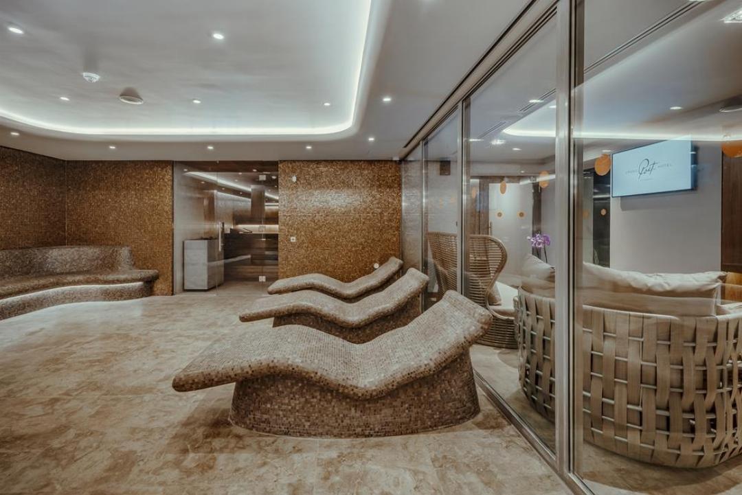 Grand Poet Hotel By Semarah 23/60