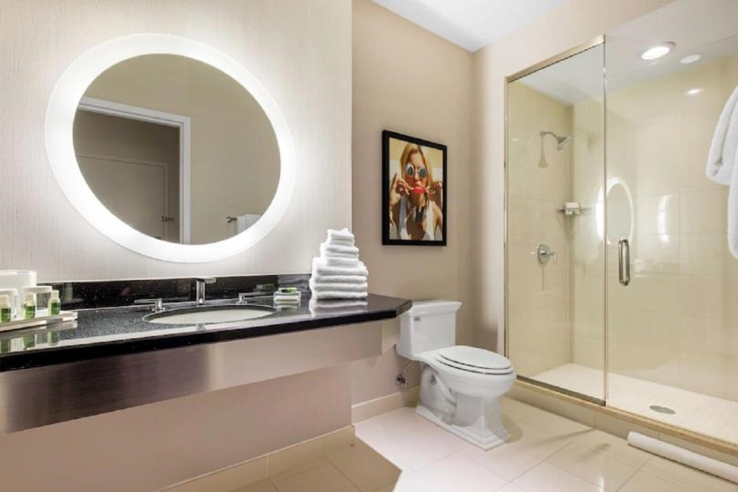 The Chicago Hotel Collection Magnificent Mile Hotel and Suites 7/17