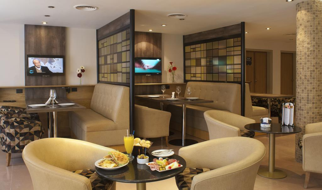 Land Express Neuquen Hotel 12/26
