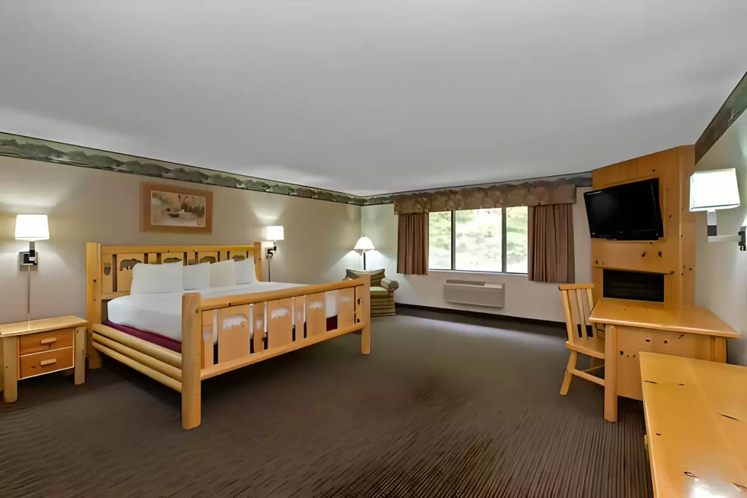 Quality Inn Ladysmith, WI 11/46