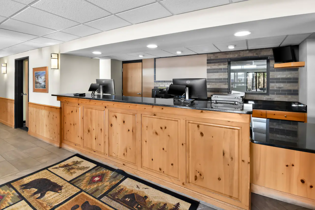 Quality Inn Ladysmith, WI 7/46