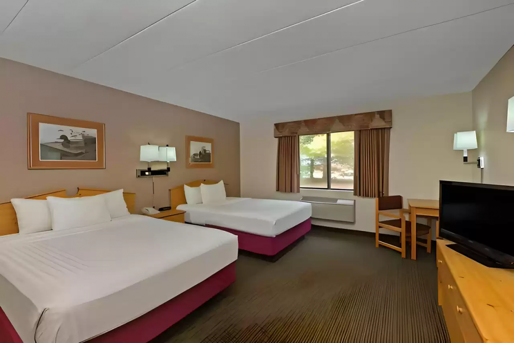 Quality Inn Ladysmith, WI 10/46