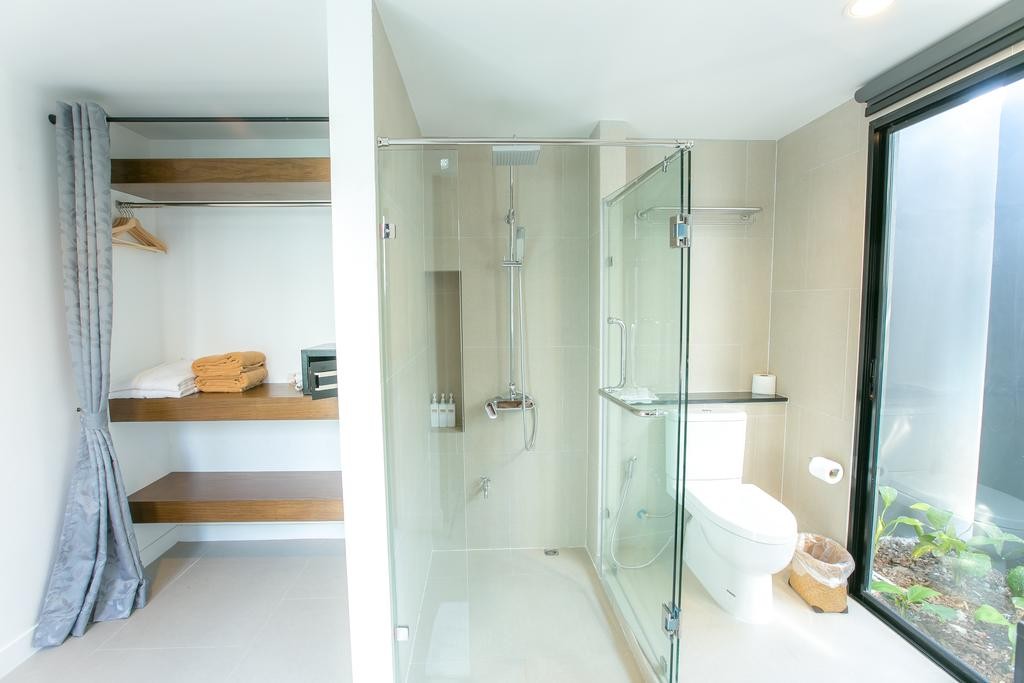 SEAnery Beach Resort 11/66
