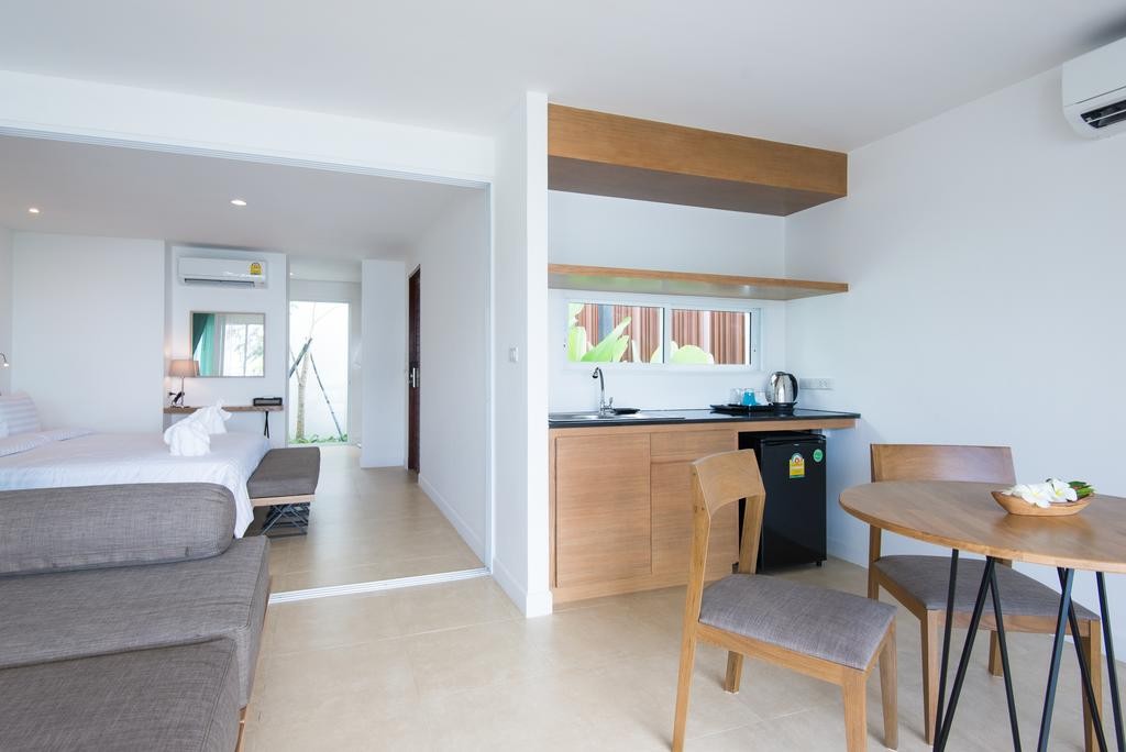 SEAnery Beach Resort 8/66