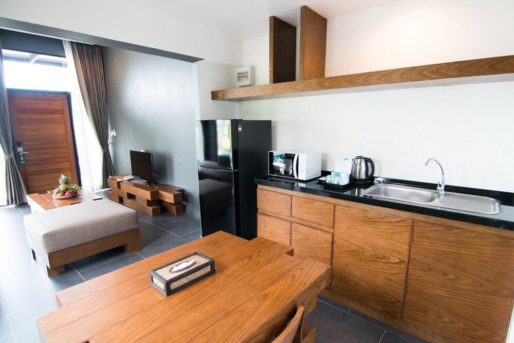 SEAnery Beach Resort 12/66