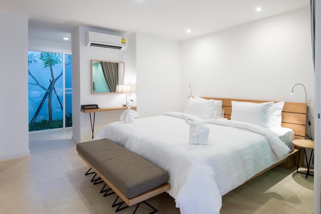SEAnery Beach Resort 9/66