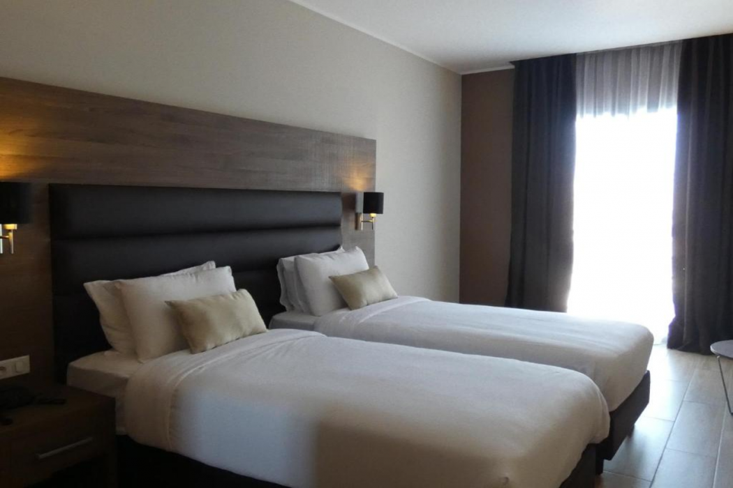 Le Zenith Hotel Oran 8/62