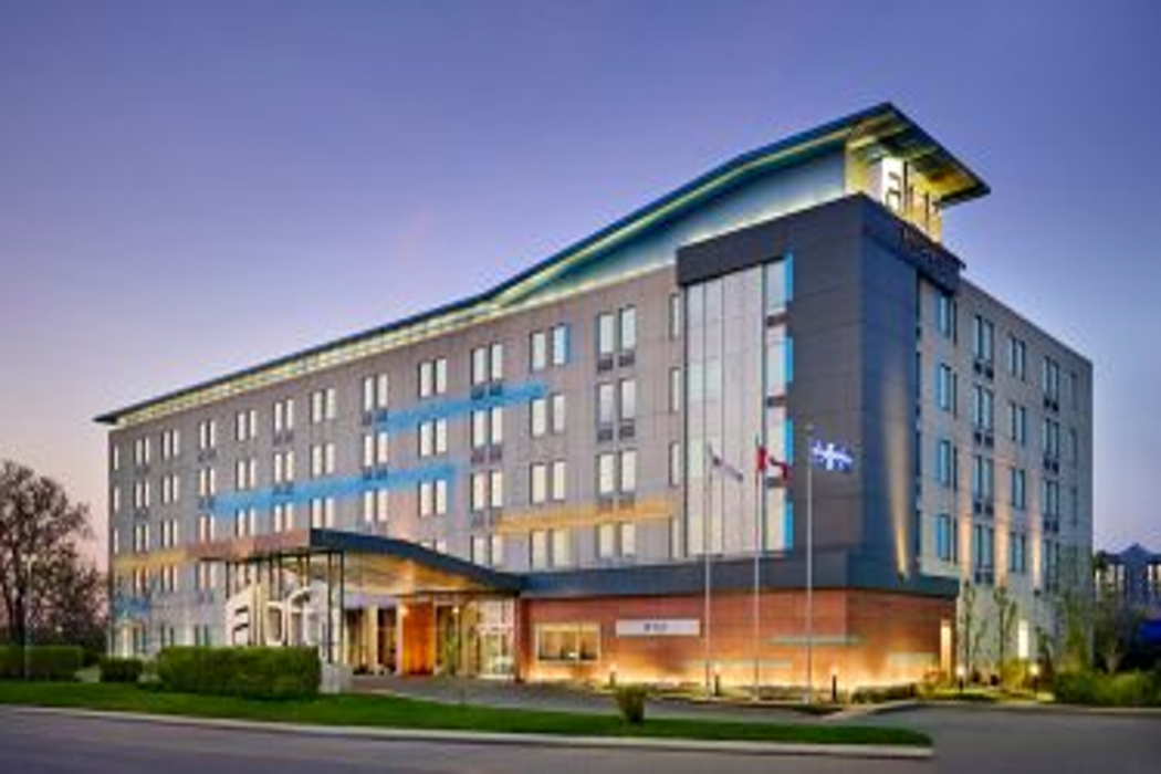 アロフト モントリオール エアポート(Aloft Montreal Airport Hotel) 写真1