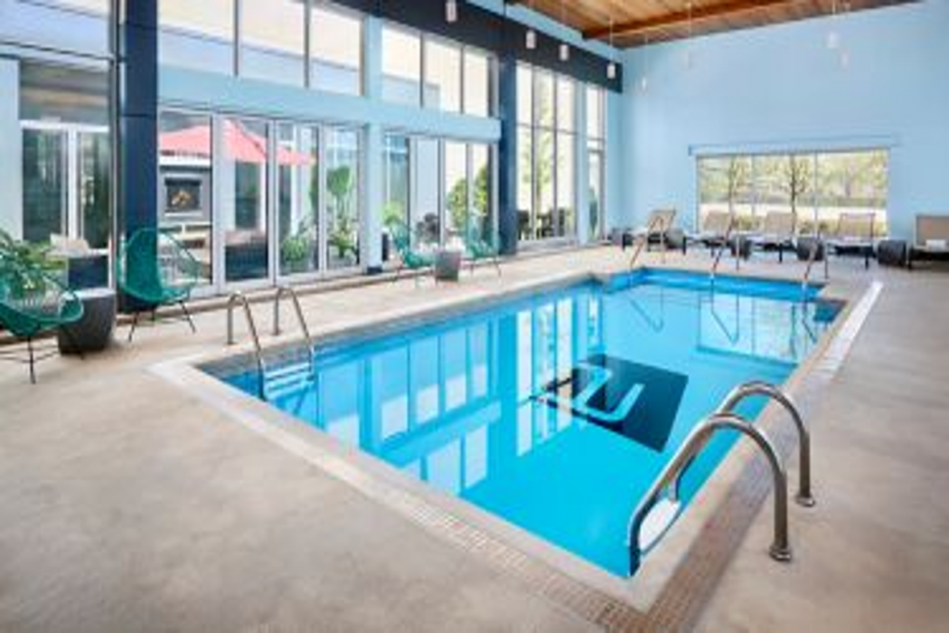 Aloft Montreal Airport Hotel 13/17
