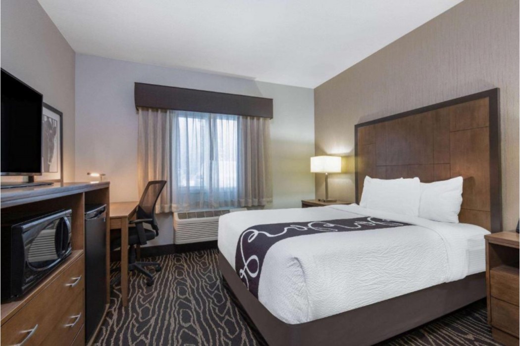 La Quinta Inn & Suites by Wyndham Fairbanks Airport 13/50