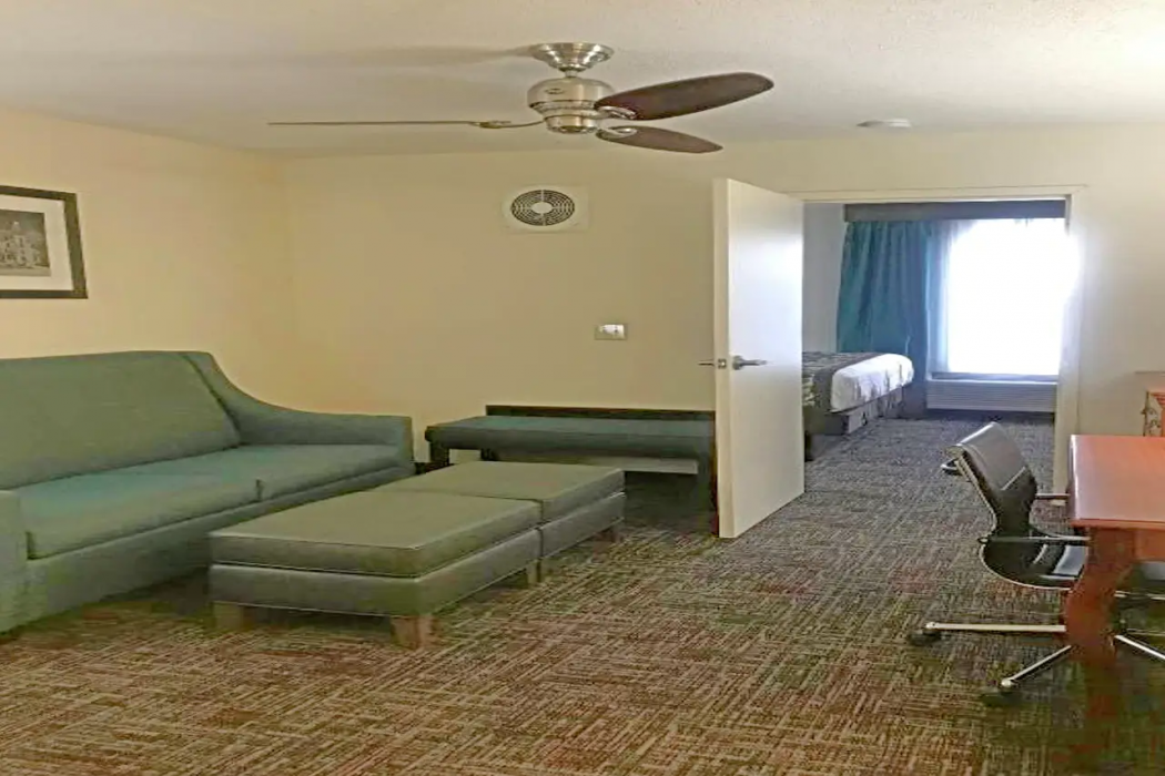 Comfort Inn & Suites OFallon - St Louis Area 6/31