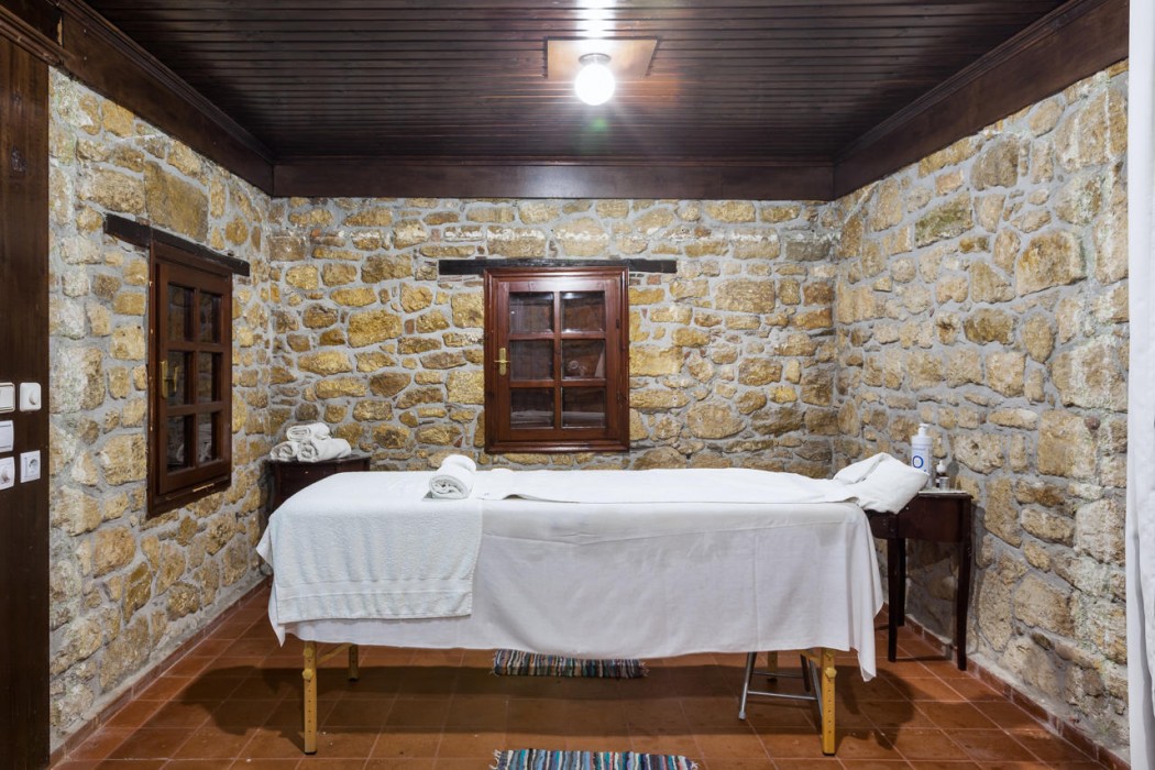 Kriopigi Hotel 70/104