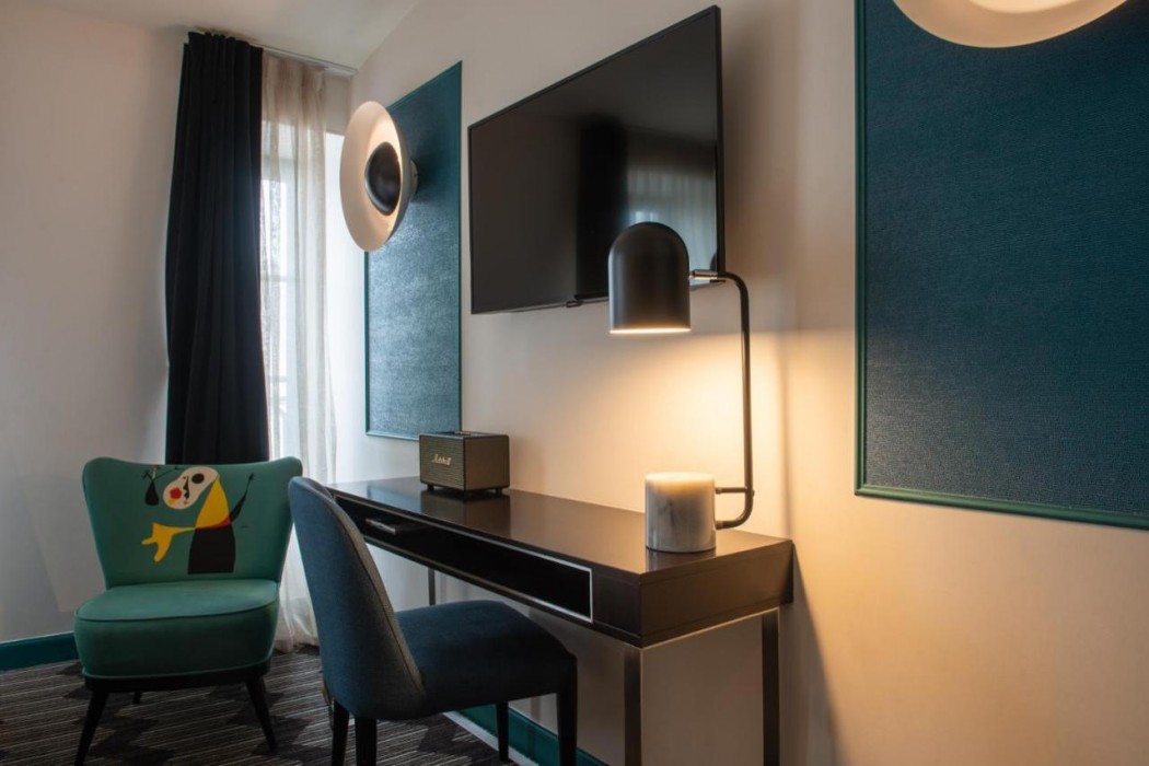 Mom Art Hotel 13/71