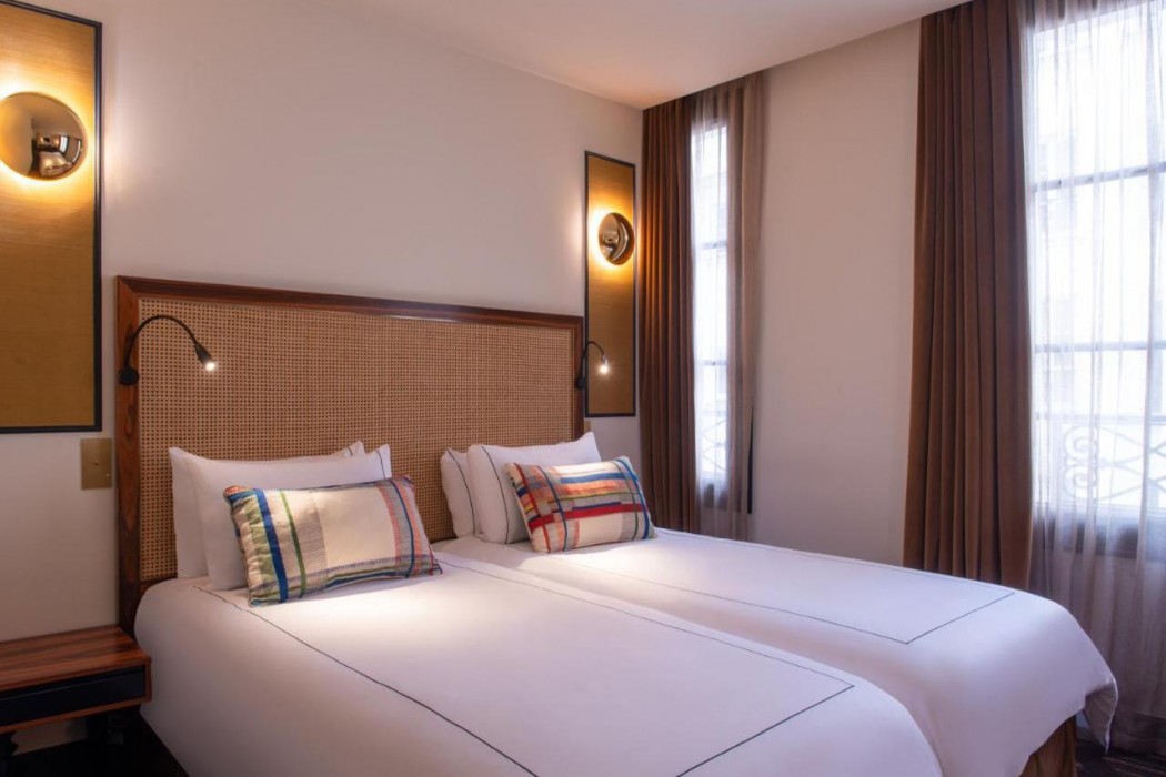 Mom Art Hotel 28/71