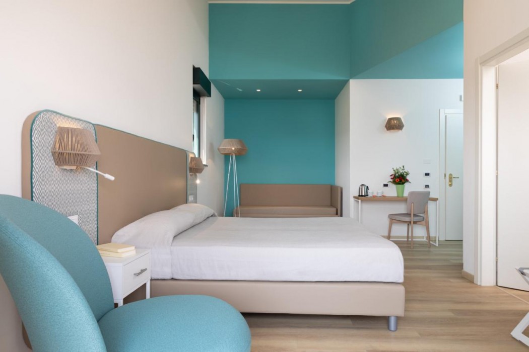 Lu Hotel Maladroxia 12/61