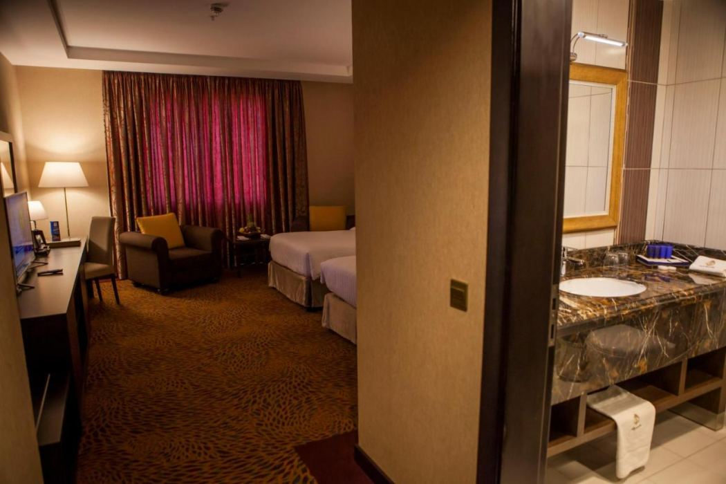The Baron Hotel 20/69