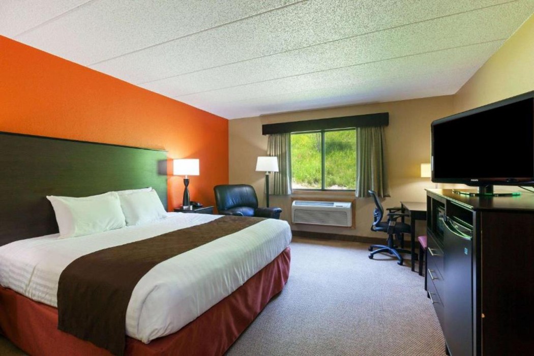 AmericInn by Wyndham Algona 11/30
