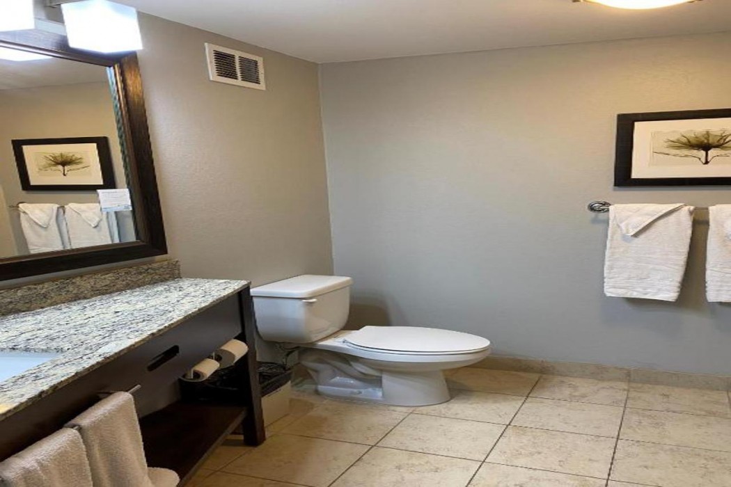 AmericInn by Wyndham Algona 5/30