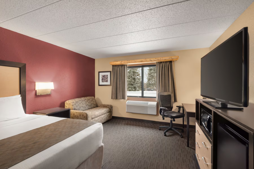 AmericInn by Wyndham Detroit Lakes 10/40
