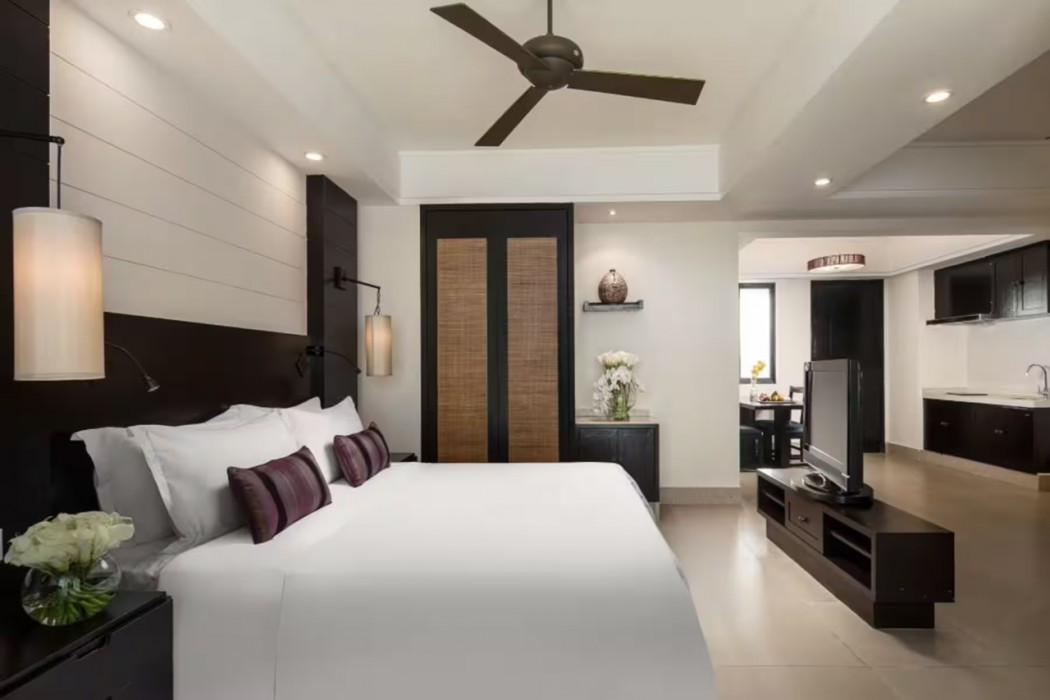 Ramada Plaza by Wyndham Sanya Bay 7/30
