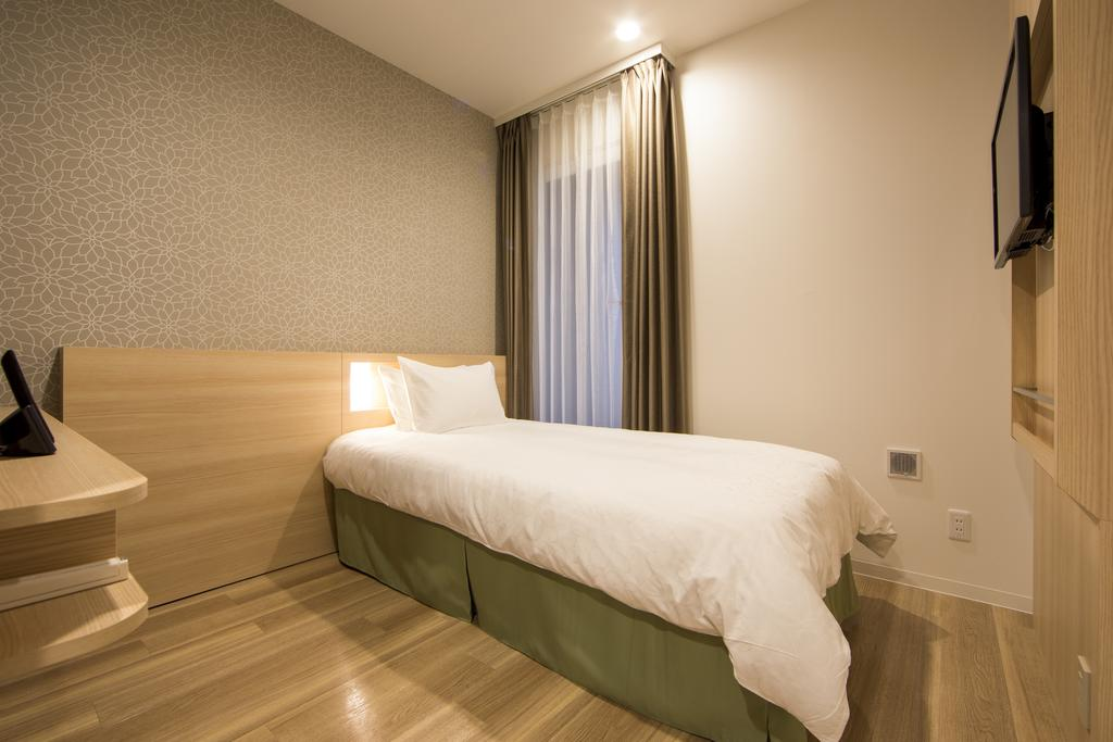 Kansai International Airport Hotel 11 13/54