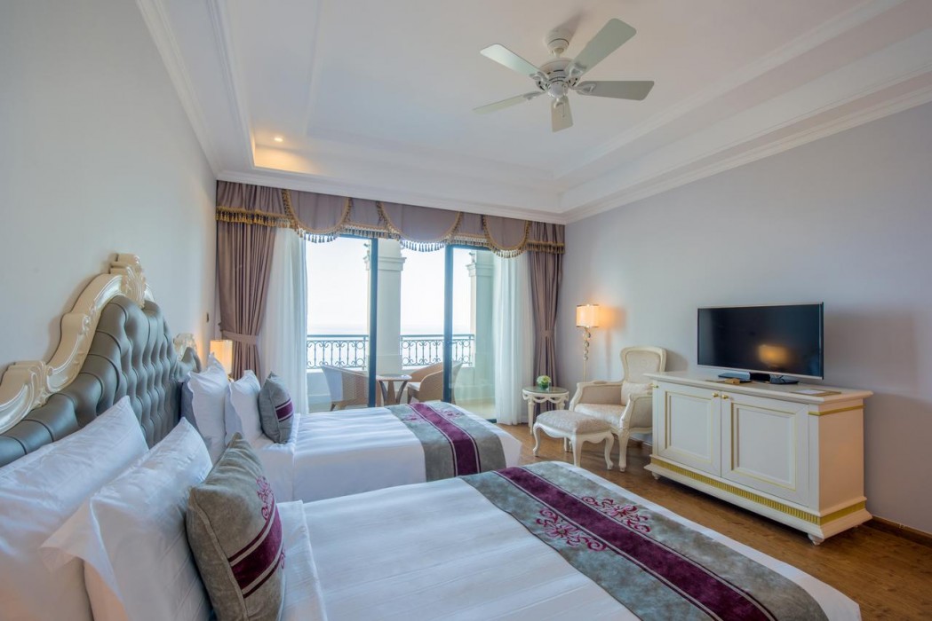 Melia Vinpearl Cua Sot Beach Resort 12/56