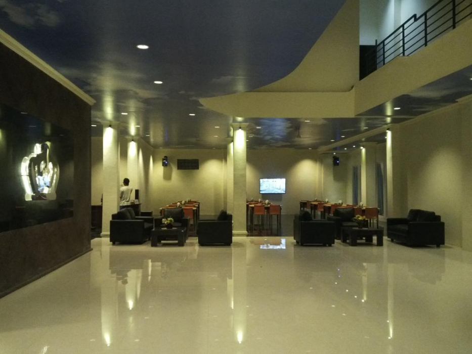 Mahkota Hotel 8/56