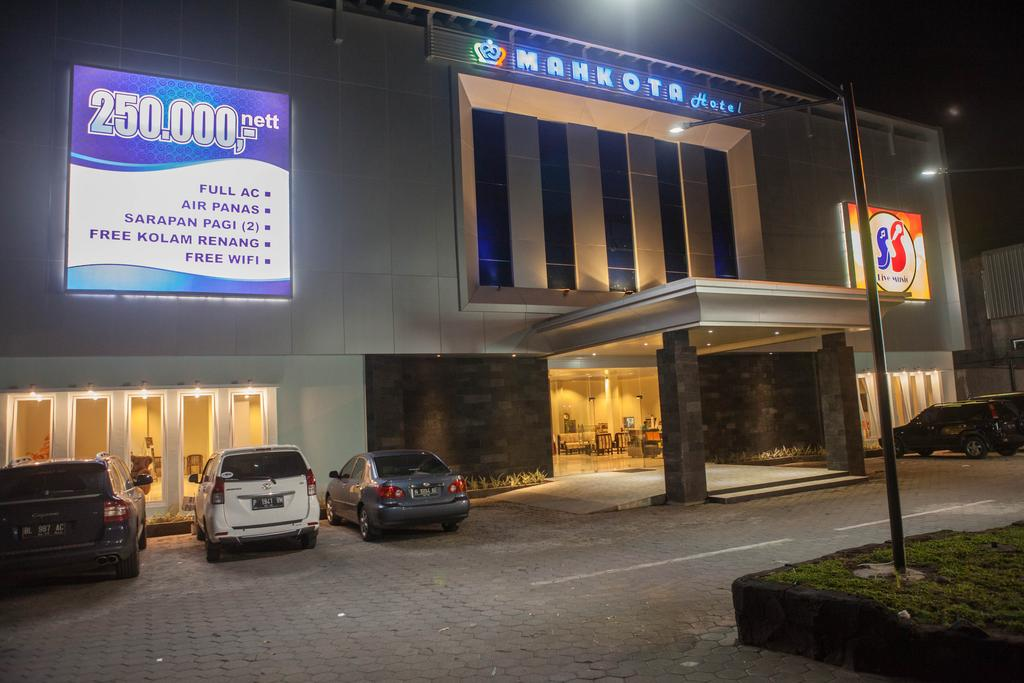 Mahkota Hotel 1/56