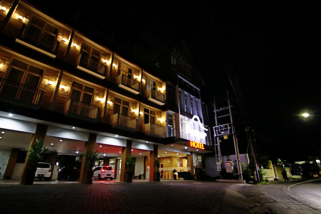 Damar Hotel 1/1