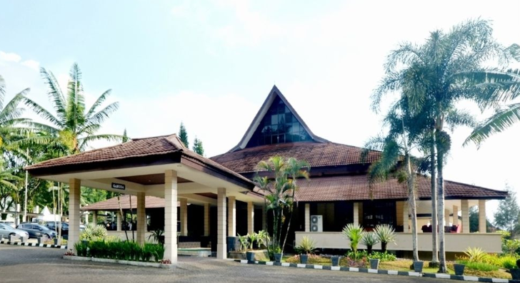 Grand Cempaka Resort Hotel Powered by Archipelago 1/49