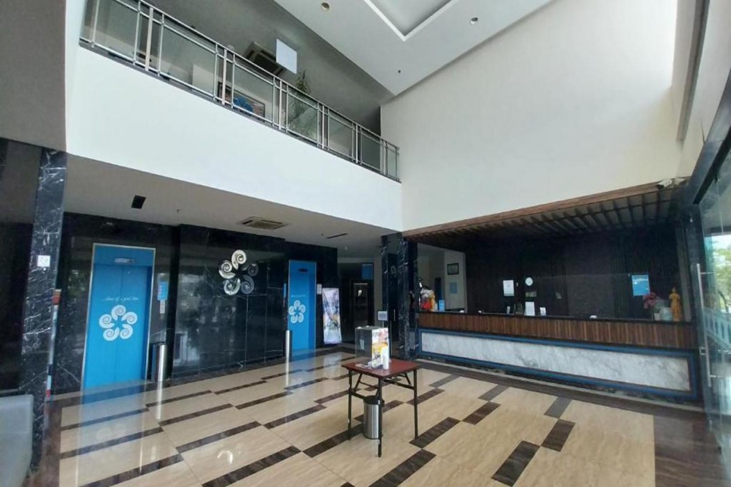 Lobby at Hotel Brothers Biru Solo Baru, BAKI