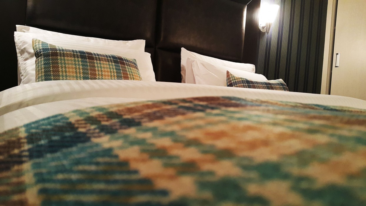 MRA Hotel 8/37