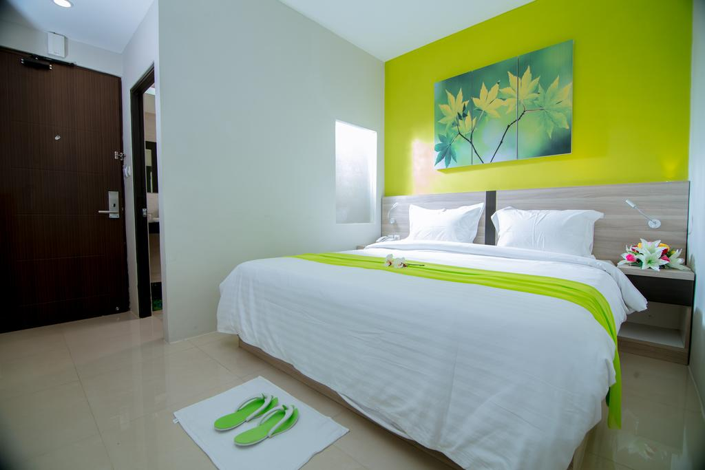 Fresh Hotel Sukabumi 15/35
