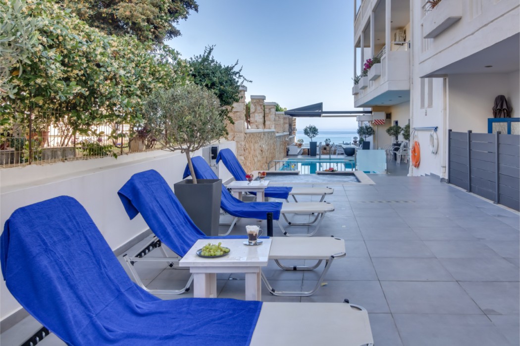 Alexis Hotel 42/87