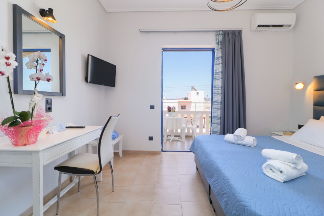 Alexis Hotel 25/87