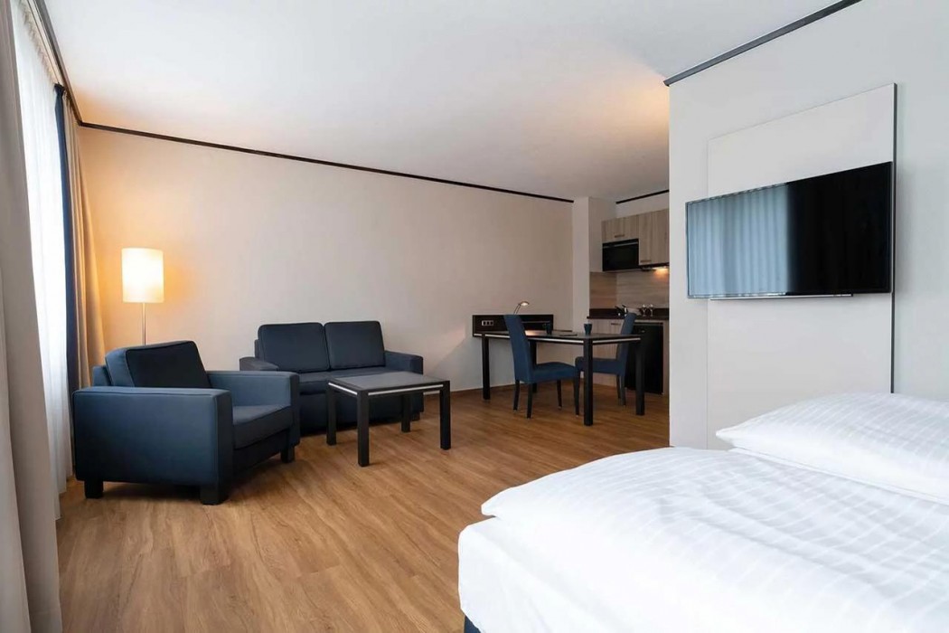 Sunday Hotel Bad Honnef 11/64
