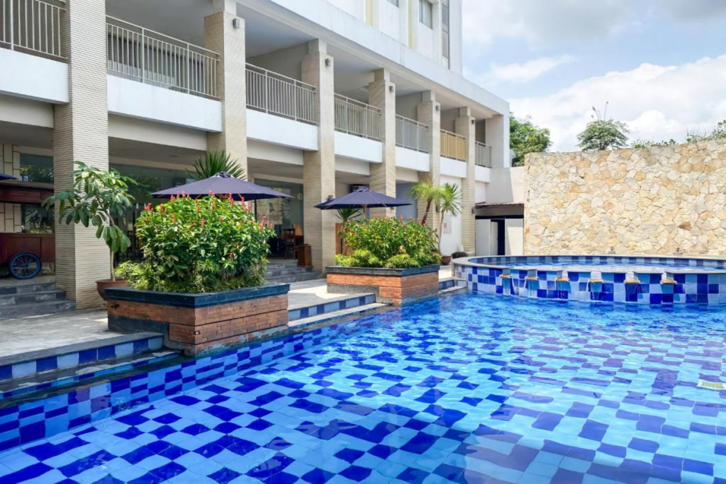 Vrata Hotel Yogyakarta 2/30