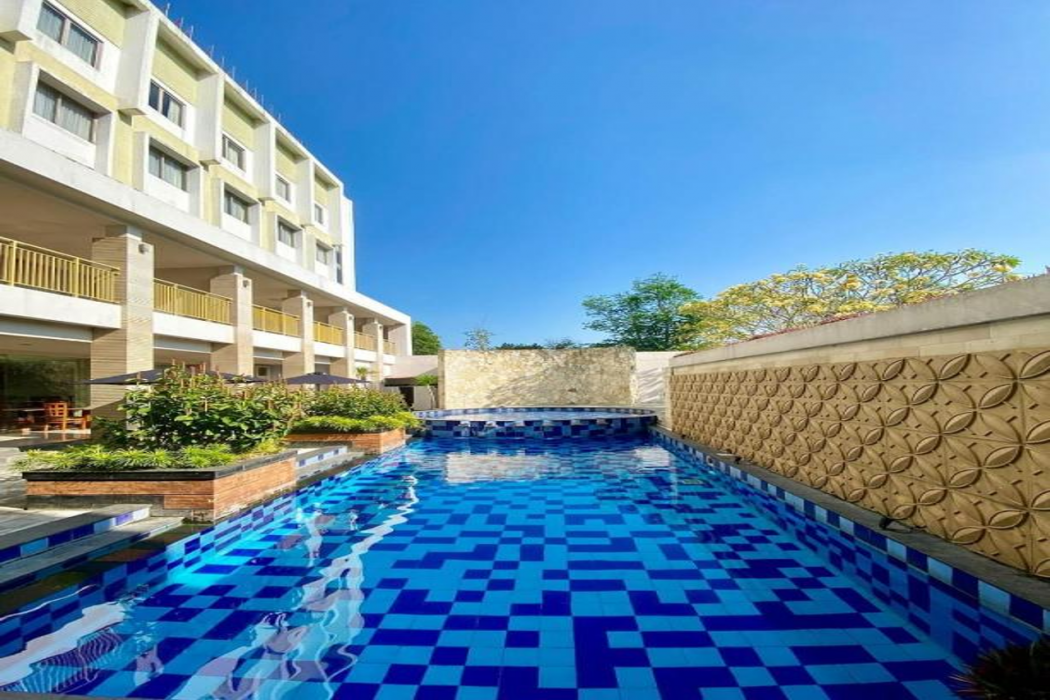 Vrata Hotel Yogyakarta 1/30