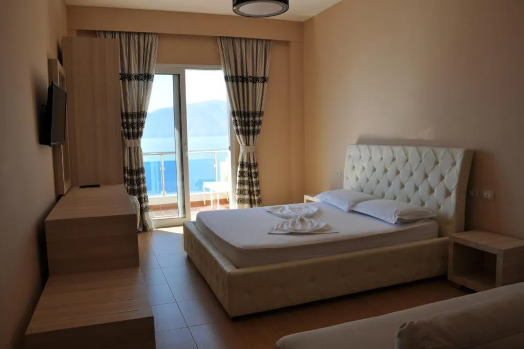 Coral Hotel & Resort 10/34