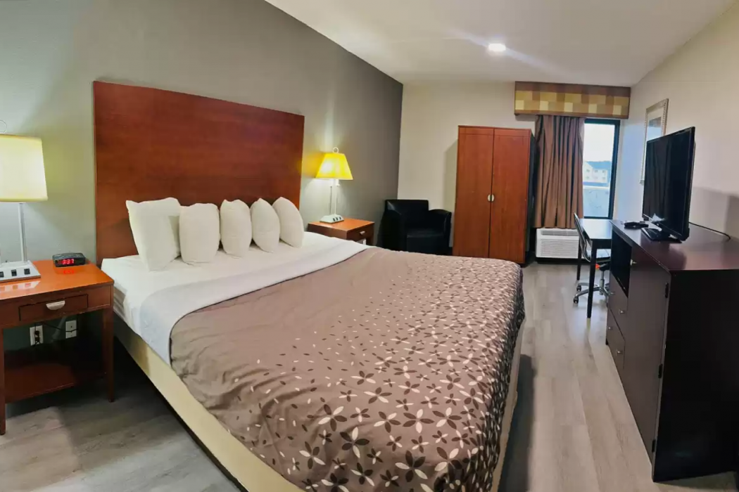 Ashbourne Hotel Canton/Hall of Fame I-77 3/7