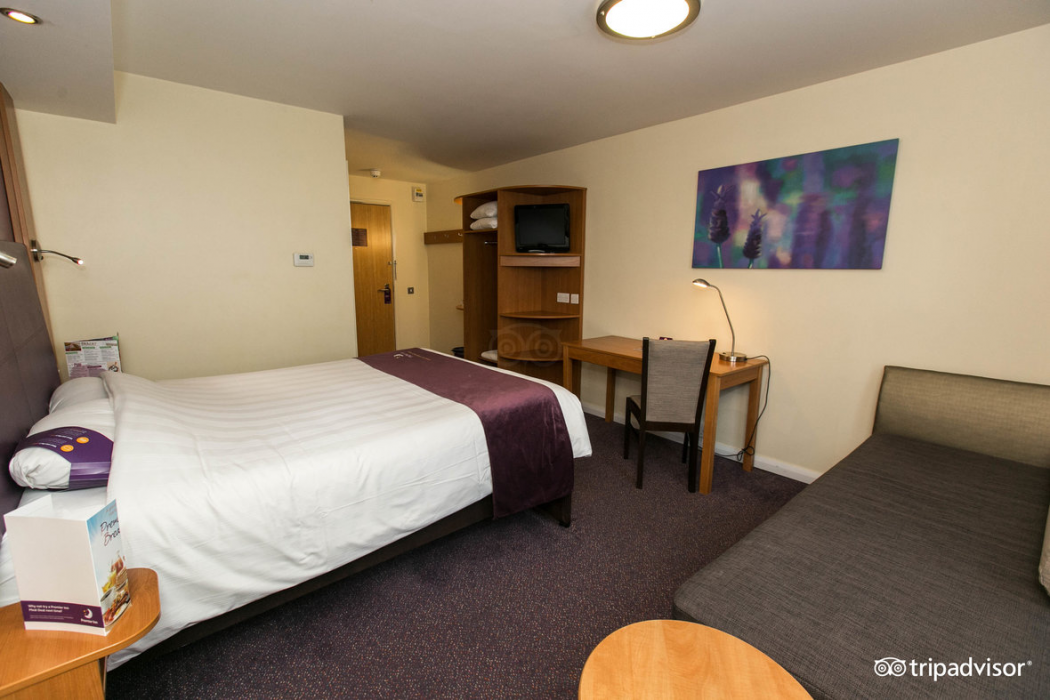 Room at Premier Inn Barnsley (Dearne Valley), BARNSLEY