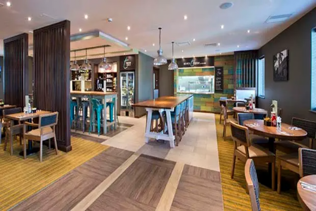 Premier Inn Addlestone 17/36