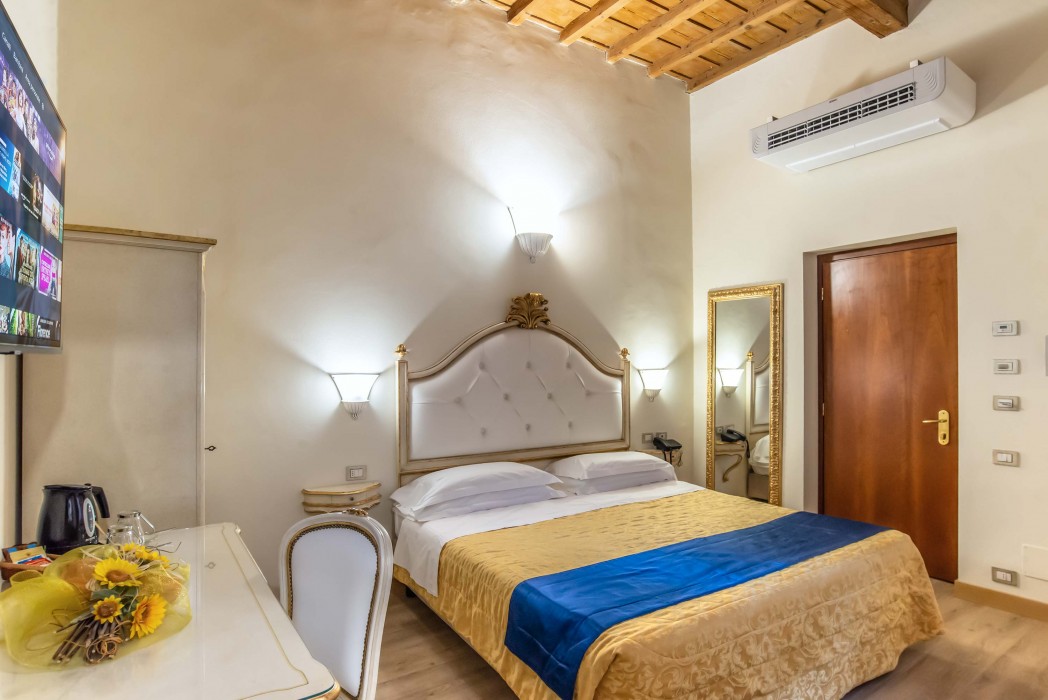Hotel Porta Faenza 40/87