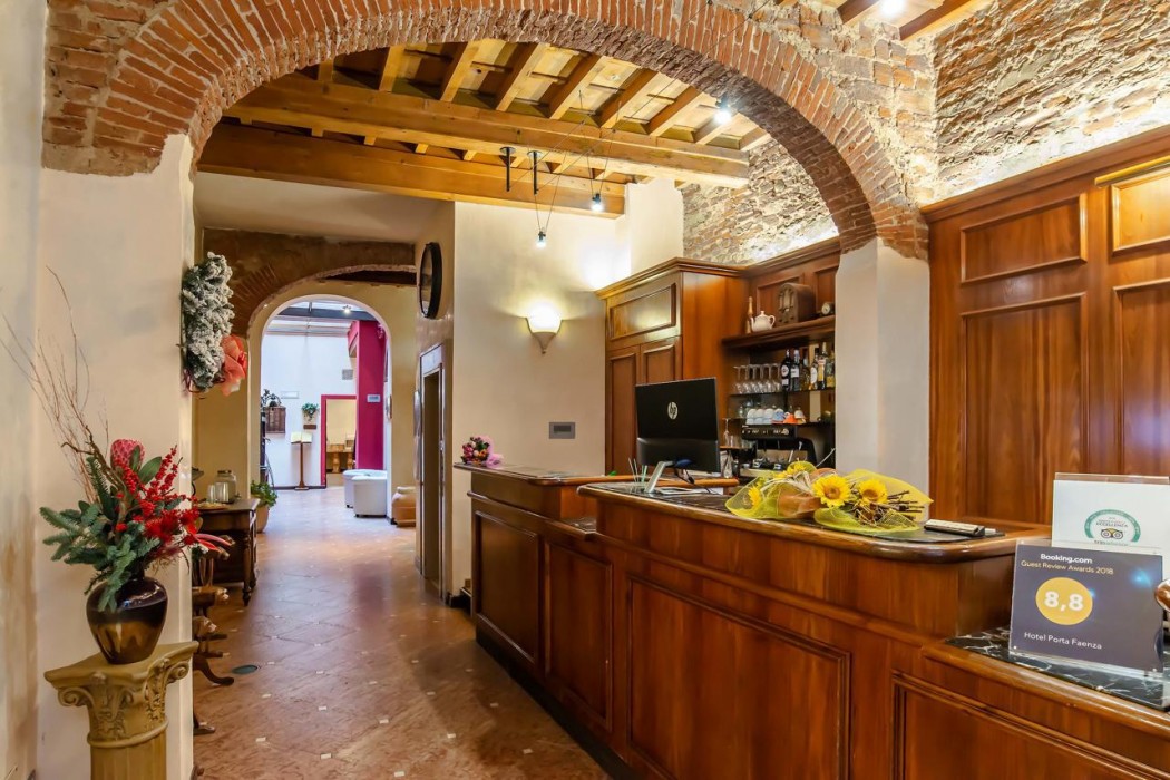 Hotel Porta Faenza 68/87