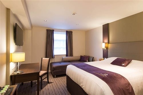 Premier Inn Glasgow (Bellshill) 16/33
