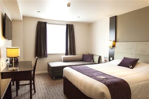 Premier Inn Glasgow (Bellshill) 10/33