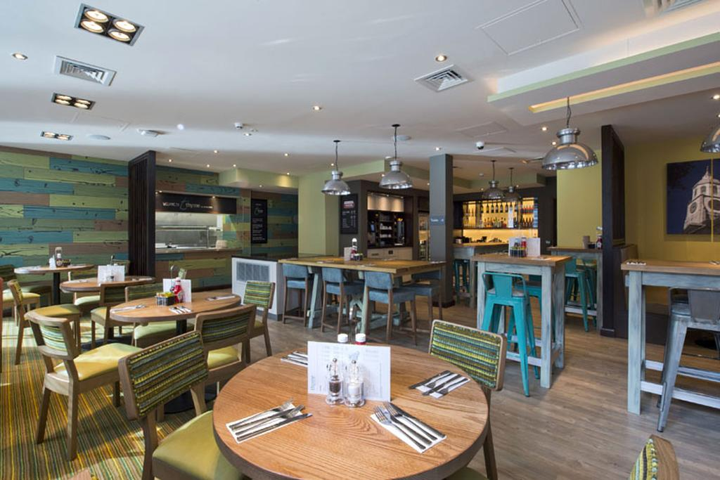 Premier Inn London Clapham 18/35